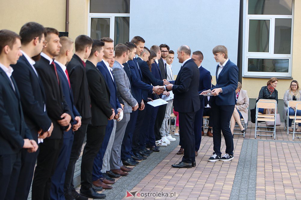 Zakończenie roku szkolnego maturzystów z ZSZ nr 1 [29.04.2022] - zdjęcie #86 - eOstroleka.pl