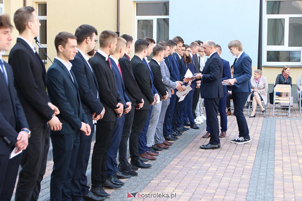 Zakończenie roku szkolnego maturzystów z ZSZ nr 1 [29.04.2022] - zdjęcie #87 - eOstroleka.pl