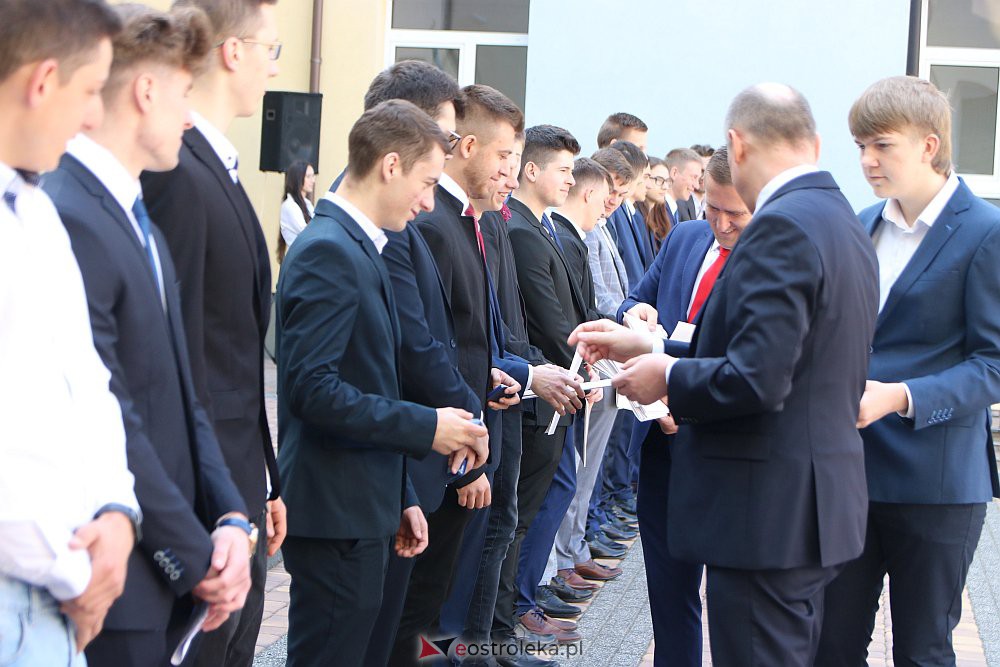 Zakończenie roku szkolnego maturzystów z ZSZ nr 1 [29.04.2022] - zdjęcie #92 - eOstroleka.pl
