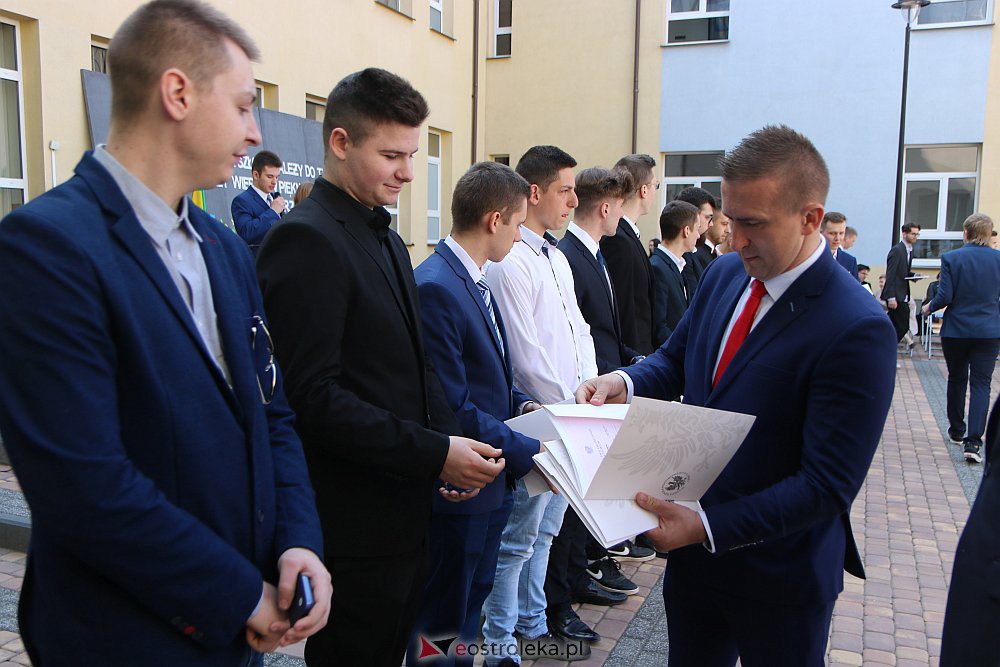 Zakończenie roku szkolnego maturzystów z ZSZ nr 1 [29.04.2022] - zdjęcie #97 - eOstroleka.pl