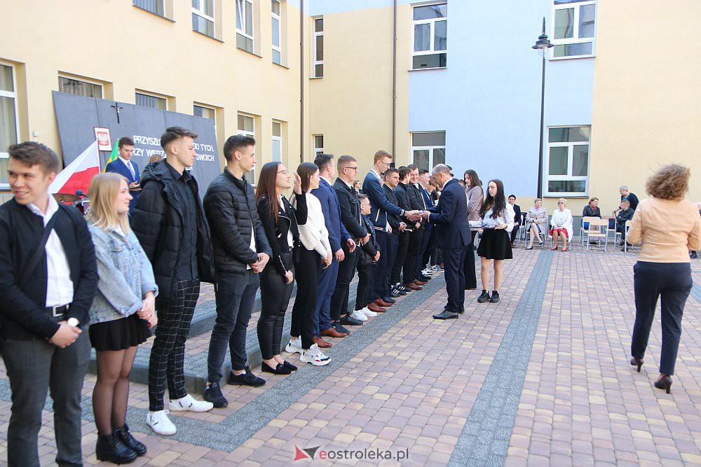 Zakończenie roku szkolnego maturzystów z ZSZ nr 1 [29.04.2022] - zdjęcie #105 - eOstroleka.pl