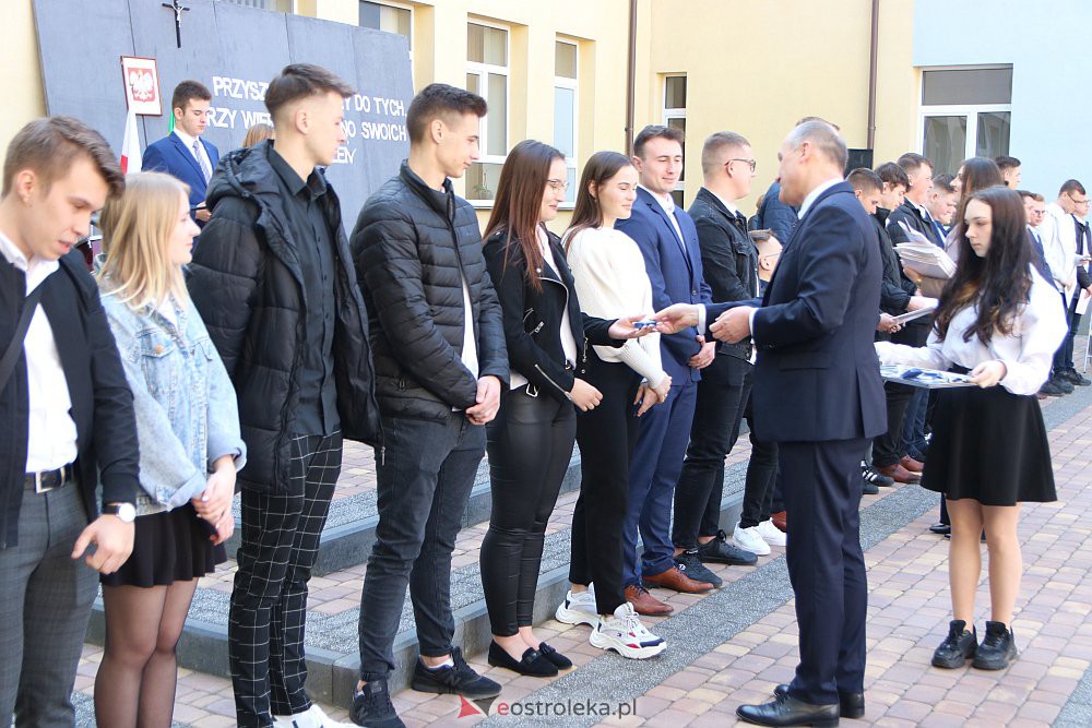 Zakończenie roku szkolnego maturzystów z ZSZ nr 1 [29.04.2022] - zdjęcie #109 - eOstroleka.pl