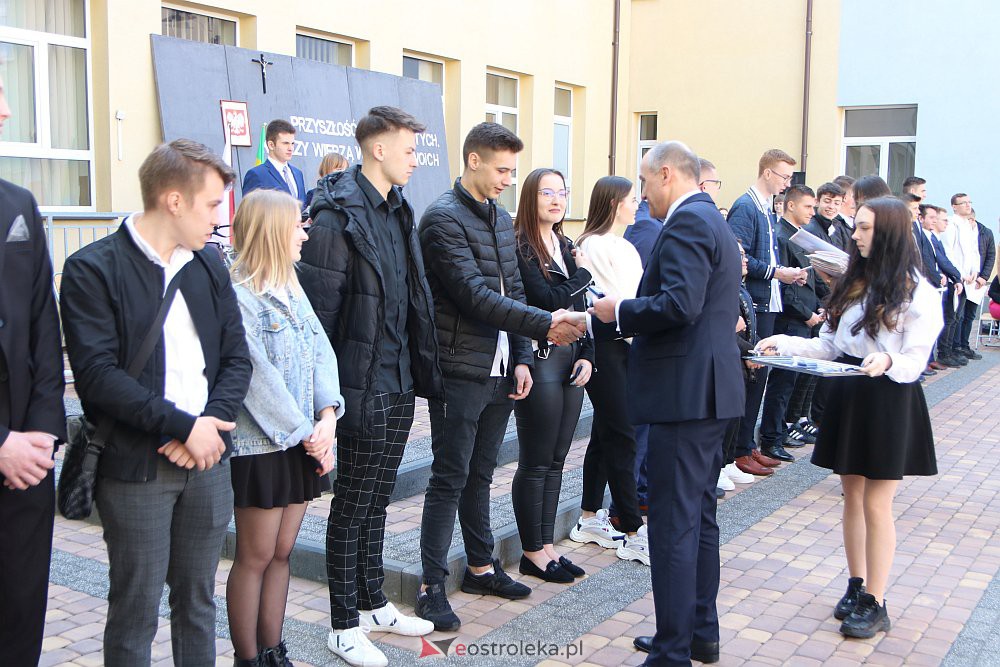 Zakończenie roku szkolnego maturzystów z ZSZ nr 1 [29.04.2022] - zdjęcie #110 - eOstroleka.pl