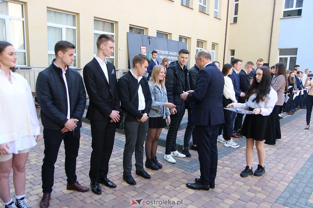 Zakończenie roku szkolnego maturzystów z ZSZ nr 1 [29.04.2022] - zdjęcie #112 - eOstroleka.pl