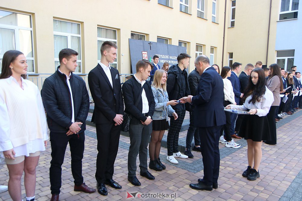 Zakończenie roku szkolnego maturzystów z ZSZ nr 1 [29.04.2022] - zdjęcie #113 - eOstroleka.pl
