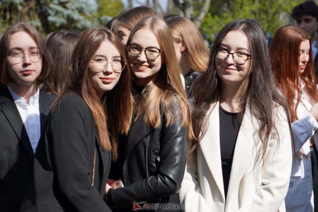 Zakończenie roku szkolnego maturzystów I LO [29.04.2022] - zdjęcie #12 - eOstroleka.pl