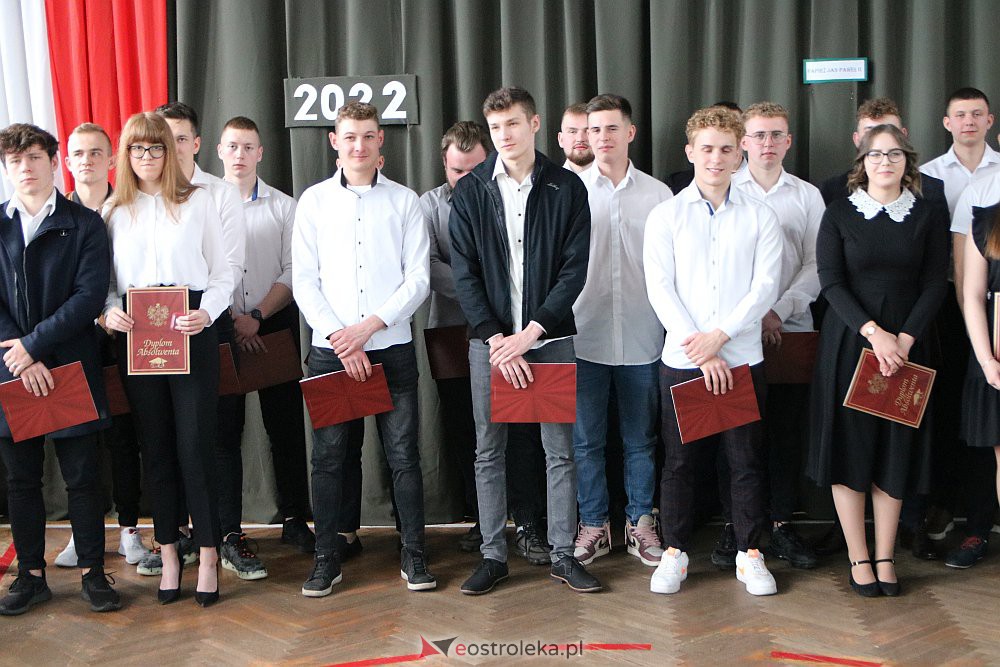 Zakończenie roku szkolnego w ZSZ nr 2 [29.04.2022] - zdjęcie #27 - eOstroleka.pl