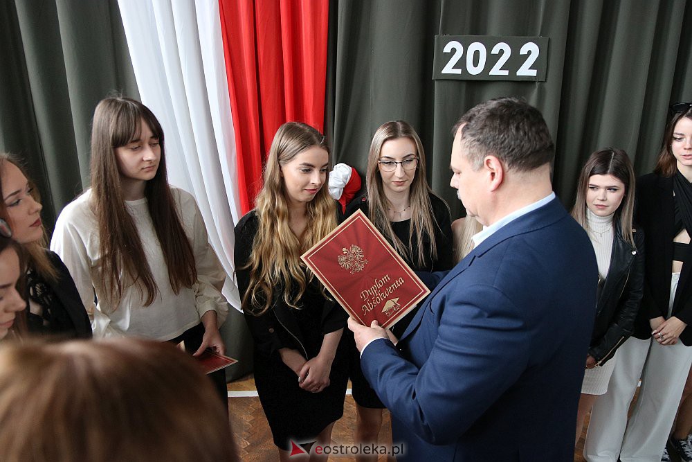 Zakończenie roku szkolnego w ZSZ nr 2 [29.04.2022] - zdjęcie #21 - eOstroleka.pl