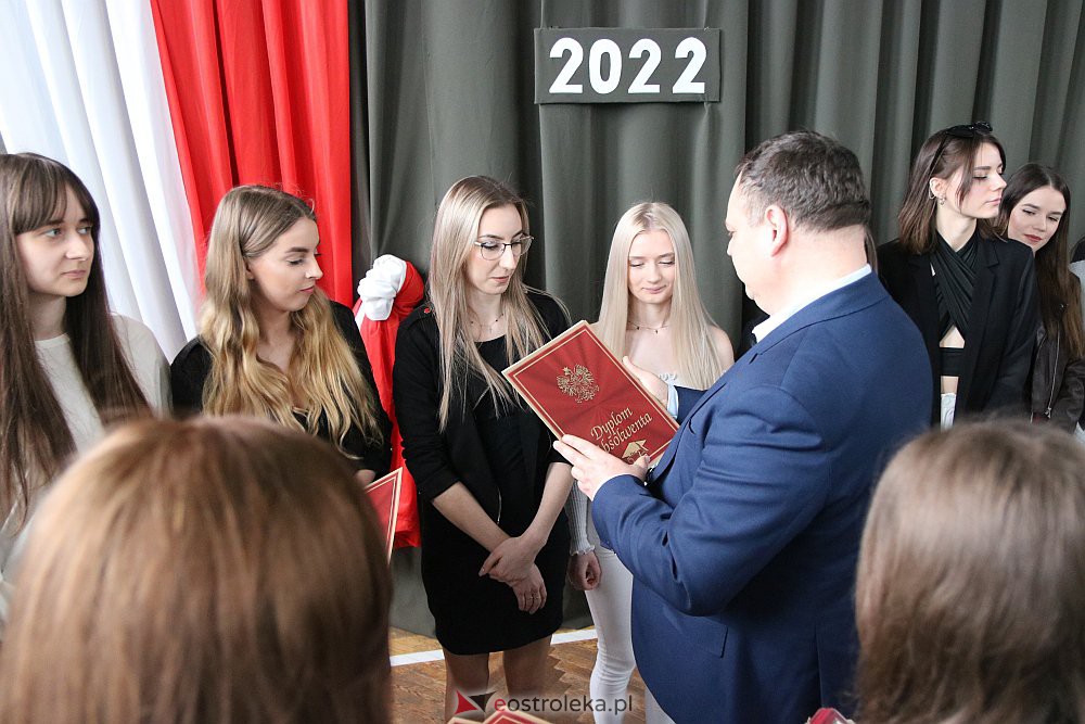 Zakończenie roku szkolnego w ZSZ nr 2 [29.04.2022] - zdjęcie #20 - eOstroleka.pl