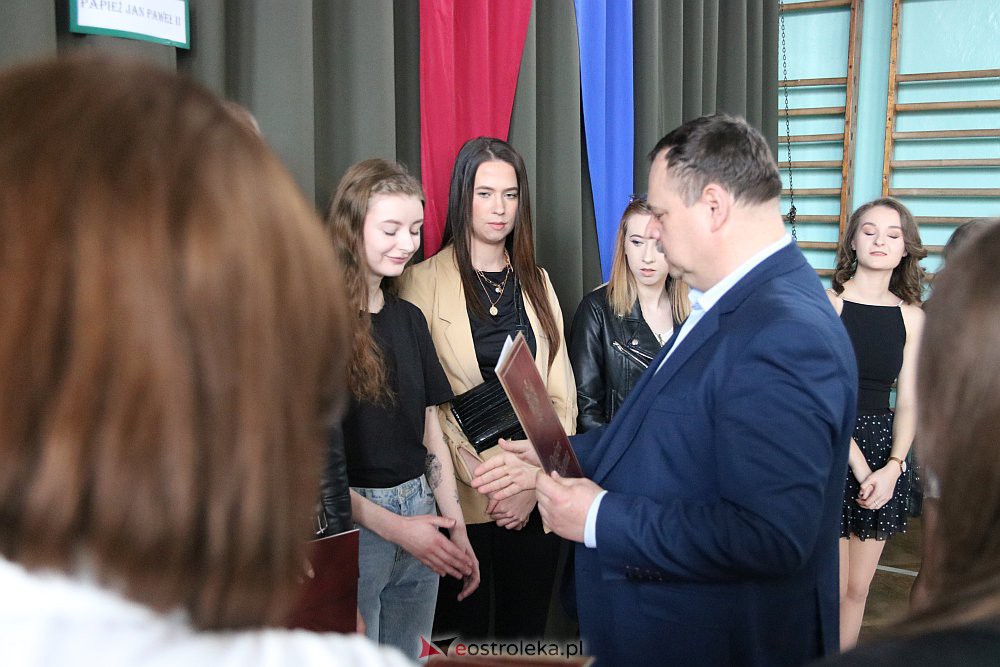 Zakończenie roku szkolnego w ZSZ nr 2 [29.04.2022] - zdjęcie #13 - eOstroleka.pl