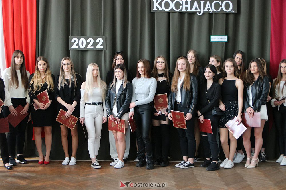Zakończenie roku szkolnego w ZSZ nr 2 [29.04.2022] - zdjęcie #2 - eOstroleka.pl