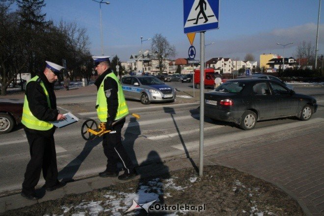 Potrącenie pieszego(15-02-2011) - zdjęcie #11 - eOstroleka.pl