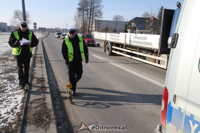 Potrącenie pieszego(15-02-2011) - zdjęcie #14 - eOstroleka.pl