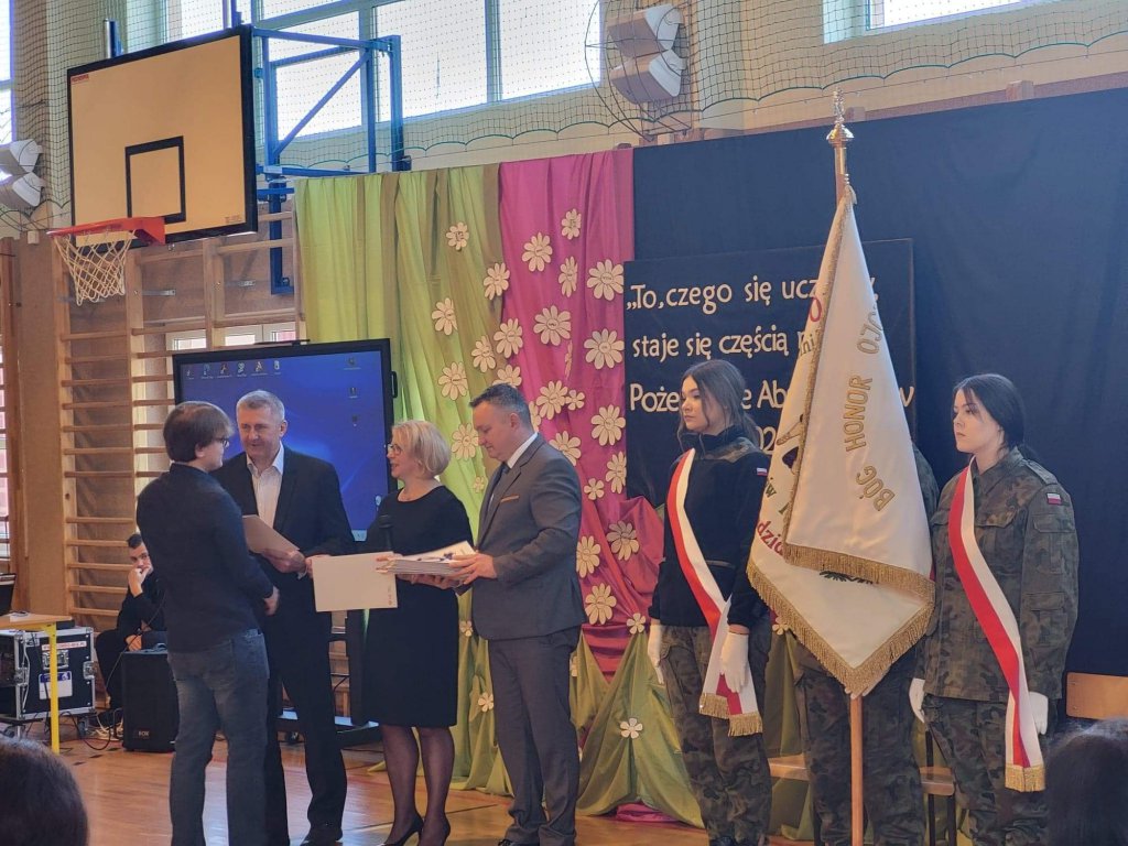 Zakończenie roku szkolnego klas maturalnych w ZSP w Kadzidle [29.04.2022] - zdjęcie #4 - eOstroleka.pl