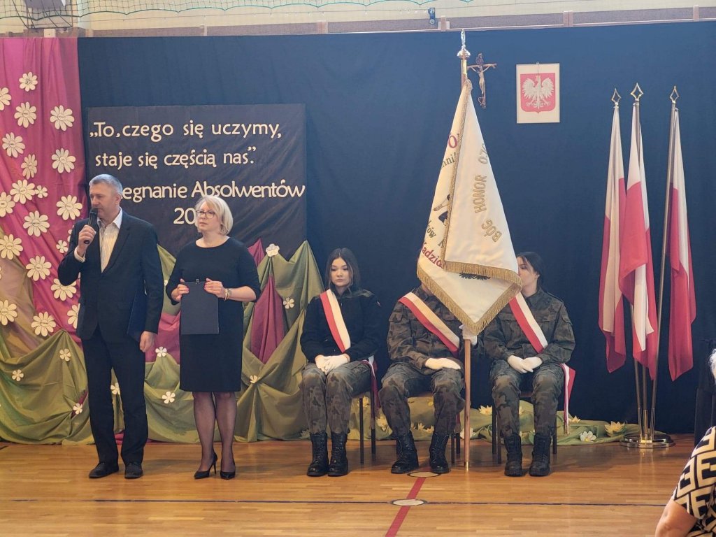 Zakończenie roku szkolnego klas maturalnych w ZSP w Kadzidle [29.04.2022] - zdjęcie #47 - eOstroleka.pl
