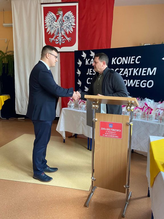 Zakończenie roku szkolnego klas maturalnych  w ZSP w Goworowie [29.04.2022] - zdjęcie #1 - eOstroleka.pl
