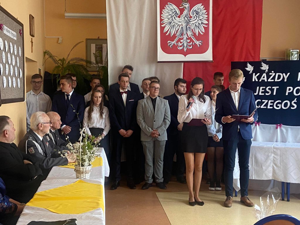 Zakończenie roku szkolnego klas maturalnych  w ZSP w Goworowie [29.04.2022] - zdjęcie #31 - eOstroleka.pl