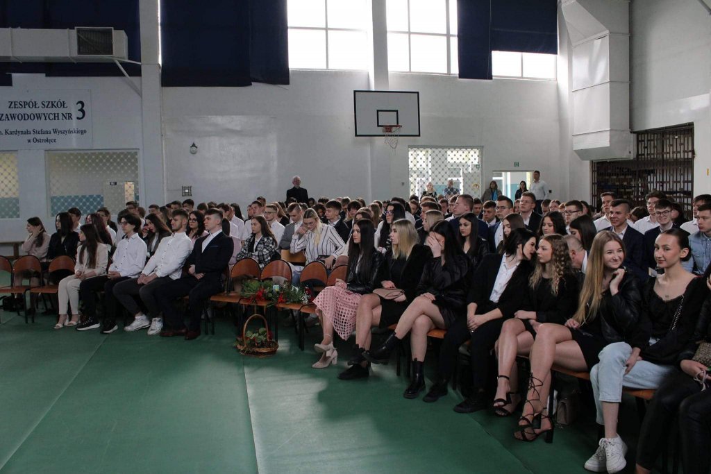 Zakończenie roku szkolnego maturzystów ZSZ 3 [29.04.2022] - zdjęcie #41 - eOstroleka.pl