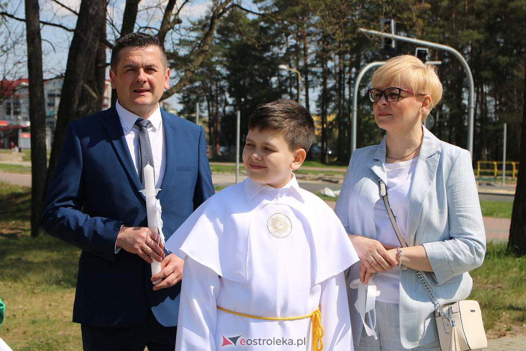 I Komunia Święta w parafii pw. Zbawiciela Świata [01.05.2022] - zdjęcie #64 - eOstroleka.pl