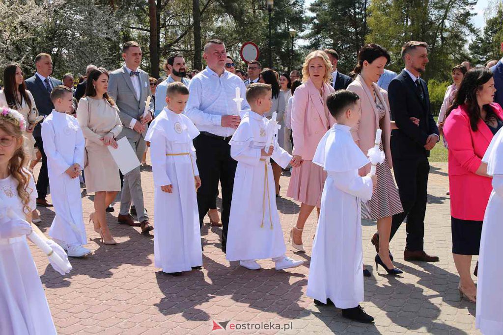 I Komunia Święta w parafii pw. Zbawiciela Świata [01.05.2022] - zdjęcie #1 - eOstroleka.pl