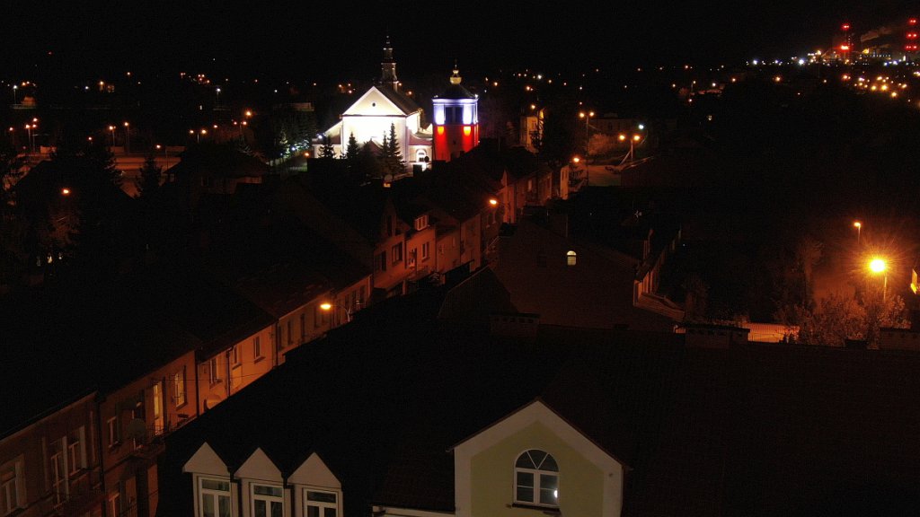 Miejskie iluminacje z okazji Dnia Flagi [02.05.2022] - zdjęcie #3 - eOstroleka.pl