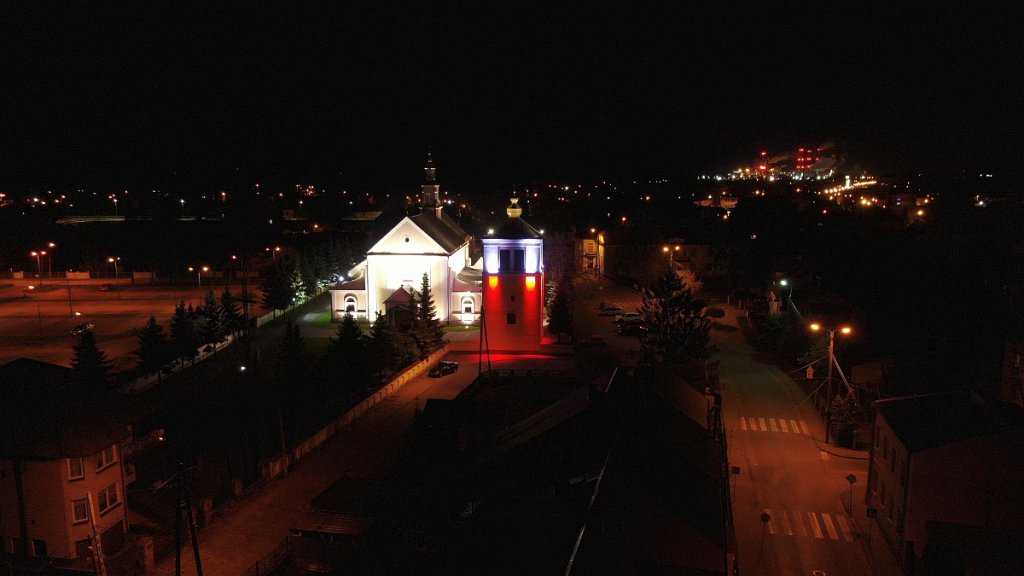 Miejskie iluminacje z okazji Dnia Flagi [02.05.2022] - zdjęcie #5 - eOstroleka.pl