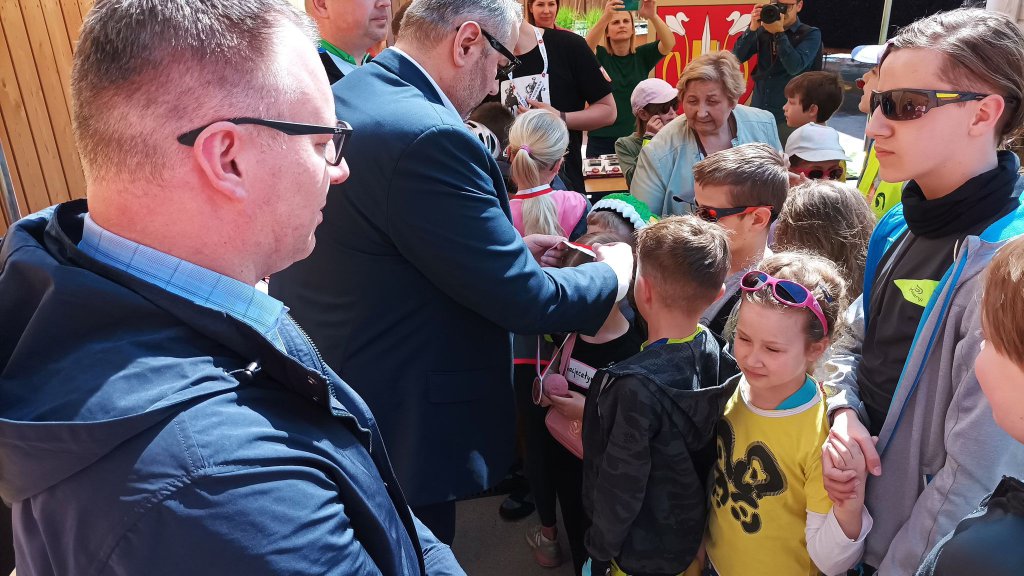 Rajd rowerowy z okazji Dnia Flagi RP [02.05.2022] - zdjęcie #14 - eOstroleka.pl
