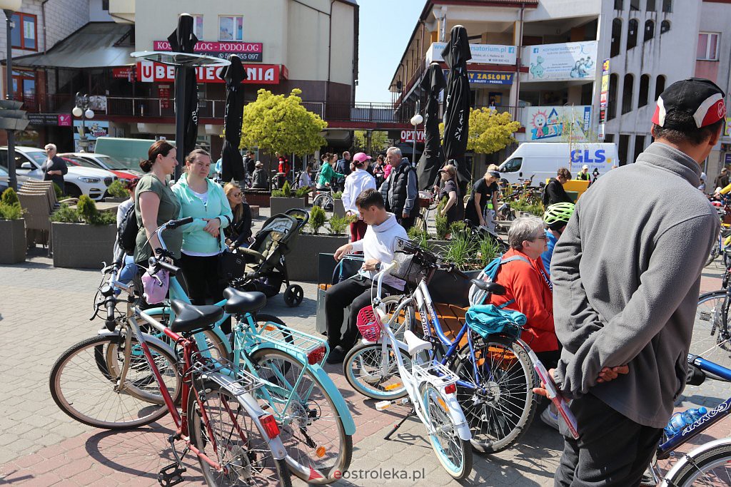 Rajd rowerowy z okazji Dnia Flagi RP [02.05.2022] - zdjęcie #21 - eOstroleka.pl