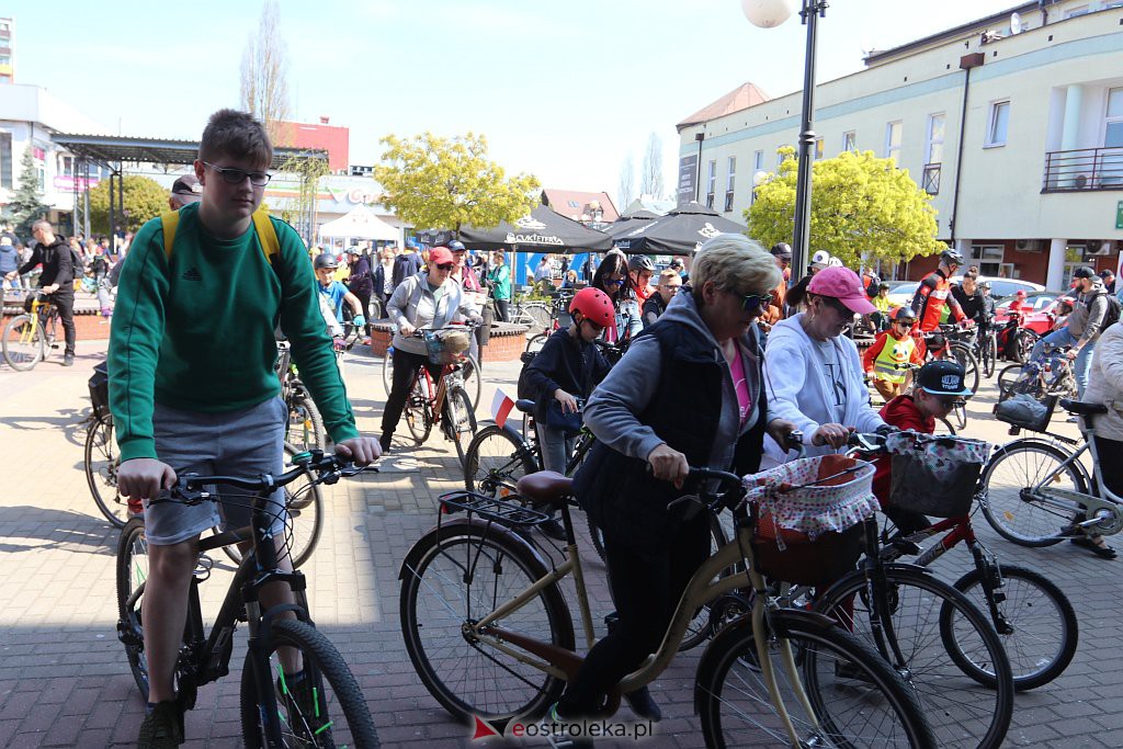 Rajd rowerowy z okazji Dnia Flagi RP [02.05.2022] - zdjęcie #44 - eOstroleka.pl