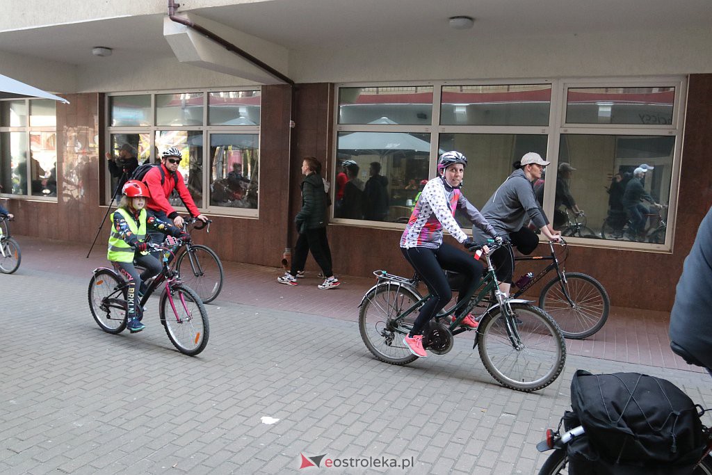 Rajd rowerowy z okazji Dnia Flagi RP [02.05.2022] - zdjęcie #59 - eOstroleka.pl