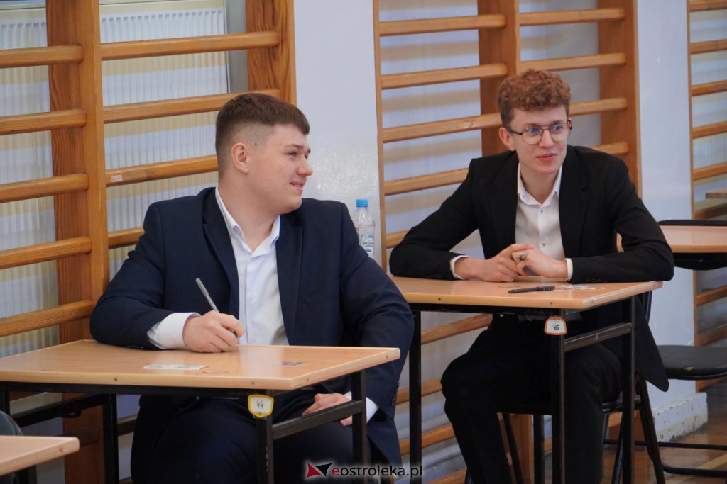 Matura 2022 - egzamin w II LO [04.05.2022] - zdjęcie #31 - eOstroleka.pl