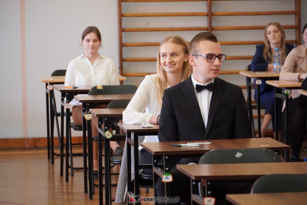 Matura 2022 - egzamin w II LO [04.05.2022] - zdjęcie #29 - eOstroleka.pl