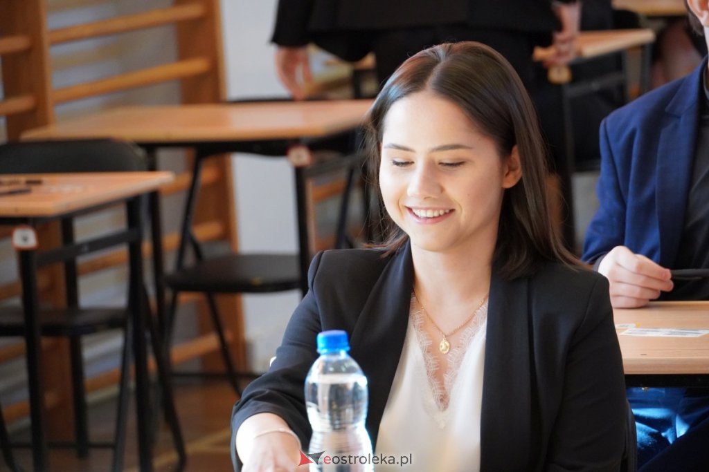 Matura 2022 - egzamin w II LO [04.05.2022] - zdjęcie #18 - eOstroleka.pl