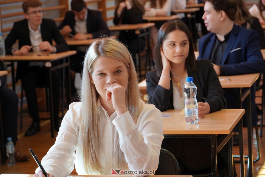 Matura 2022 - egzamin w II LO [04.05.2022] - zdjęcie #3 - eOstroleka.pl
