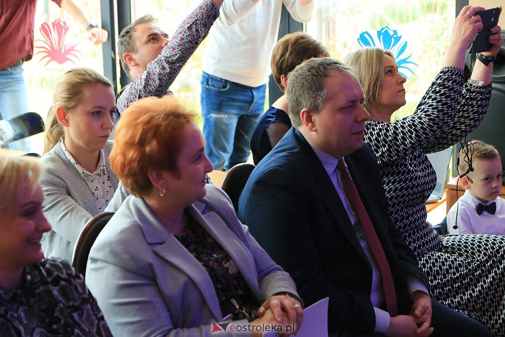 Uroczyste nadanie imienia „Krainie Zaczarowanej Lokomotywy” [06.05.2022] - zdjęcie #47 - eOstroleka.pl