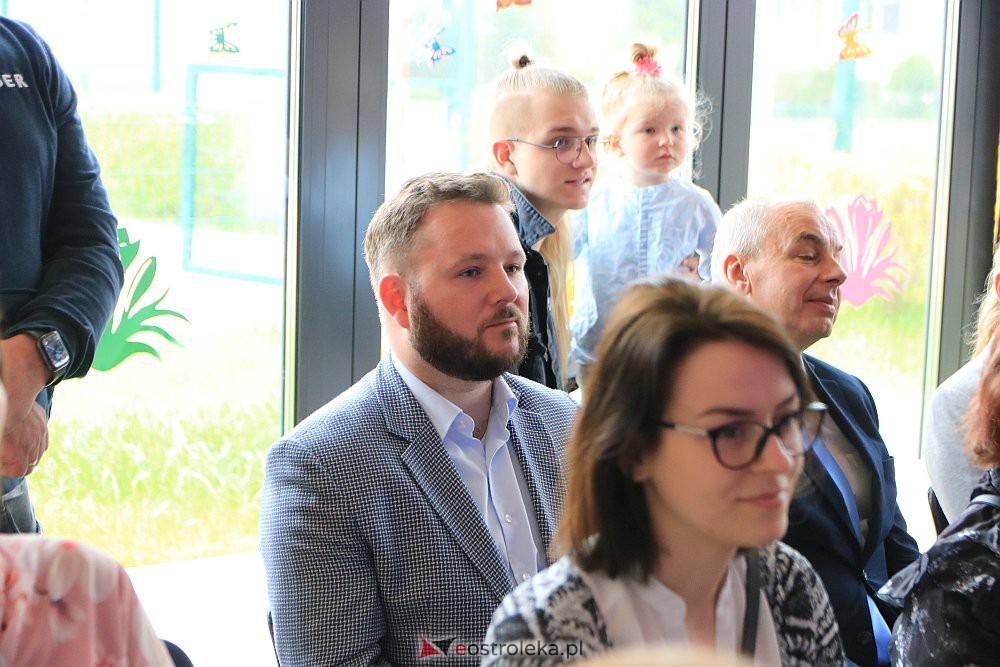 Uroczyste nadanie imienia „Krainie Zaczarowanej Lokomotywy” [06.05.2022] - zdjęcie #24 - eOstroleka.pl