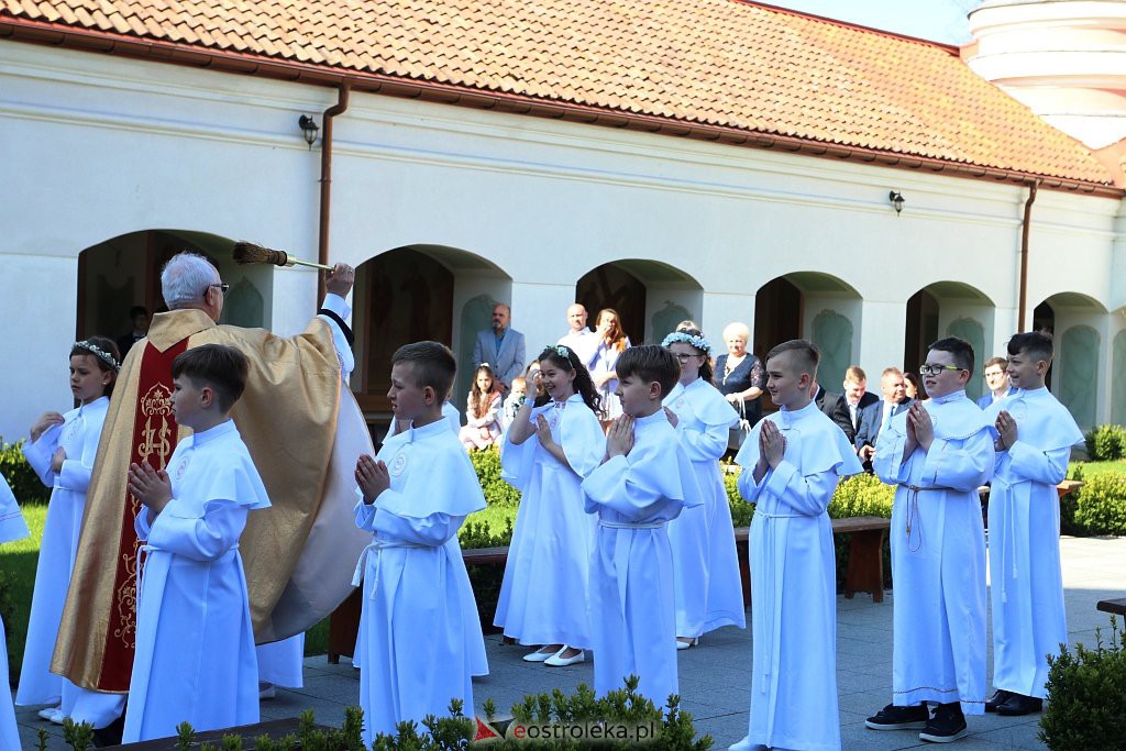 Pierwsza Komunia Święta 2022 w Klasztorze i Farze [07.05.2022] - zdjęcie #27 - eOstroleka.pl