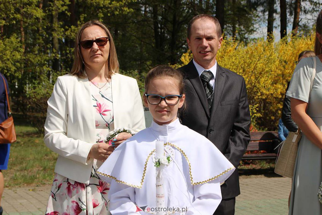 I Komunia Święta w parafii pw. Zbawiciela Świata w Ostrołęce [08.05.2022] - zdjęcie #40 - eOstroleka.pl