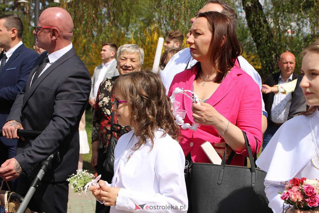 I Komunia Święta w parafii pw. Zbawiciela Świata w Ostrołęce [08.05.2022] - zdjęcie #22 - eOstroleka.pl