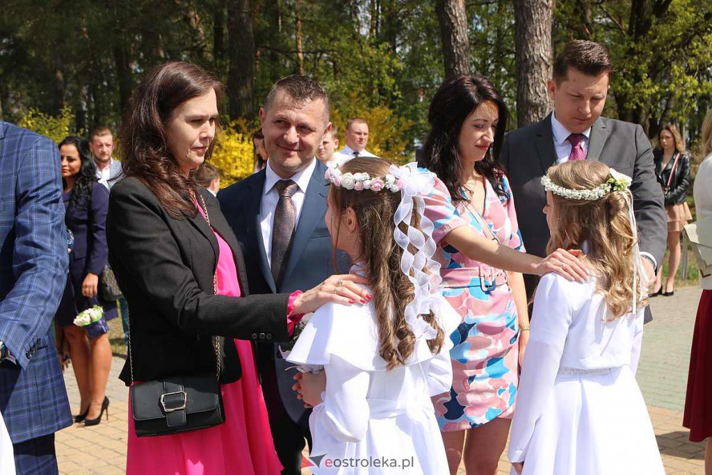 I Komunia Święta w parafii pw. Zbawiciela Świata w Ostrołęce [08.05.2022] - zdjęcie #10 - eOstroleka.pl