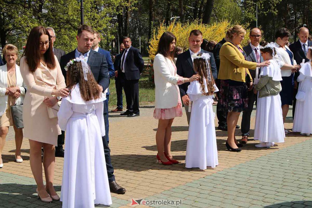 I Komunia Święta w parafii pw. Zbawiciela Świata w Ostrołęce [08.05.2022] - zdjęcie #5 - eOstroleka.pl
