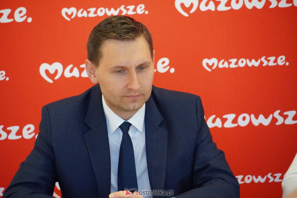 Dofinansowanie remontu Poradni Psychologiczno-Pedagogicznej w Ostrołęce - podpisanie umowy [09.05.2022] - zdjęcie #24 - eOstroleka.pl