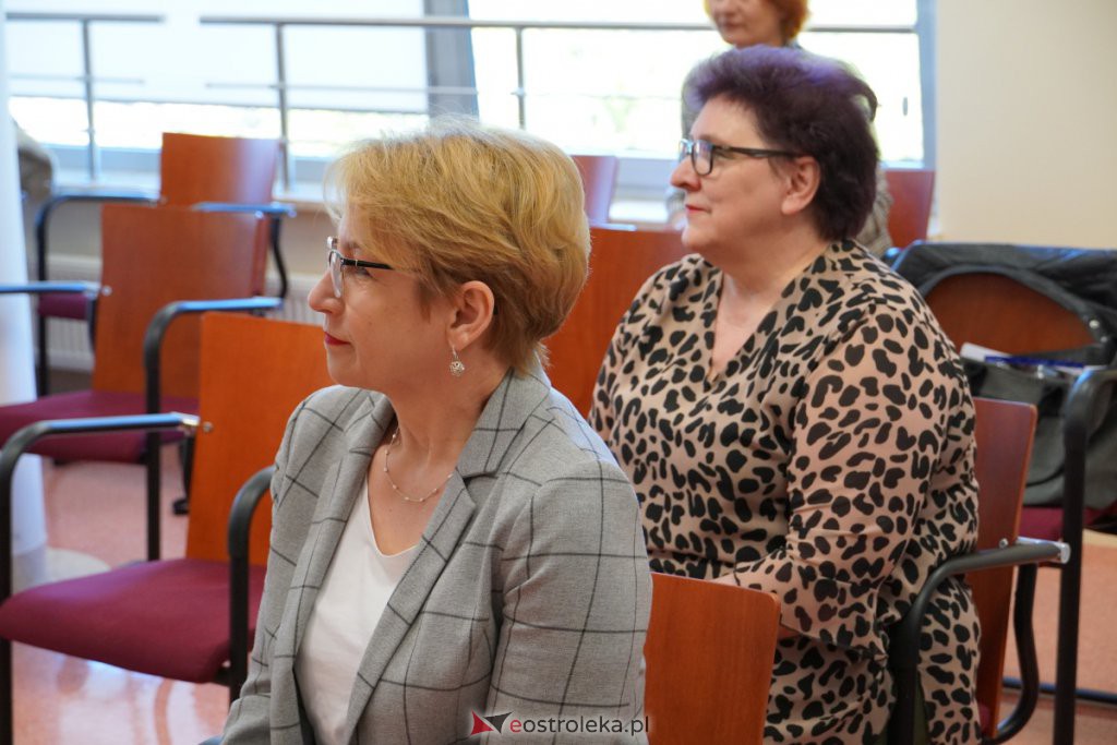 Dofinansowanie remontu Poradni Psychologiczno-Pedagogicznej w Ostrołęce - podpisanie umowy [09.05.2022] - zdjęcie #19 - eOstroleka.pl