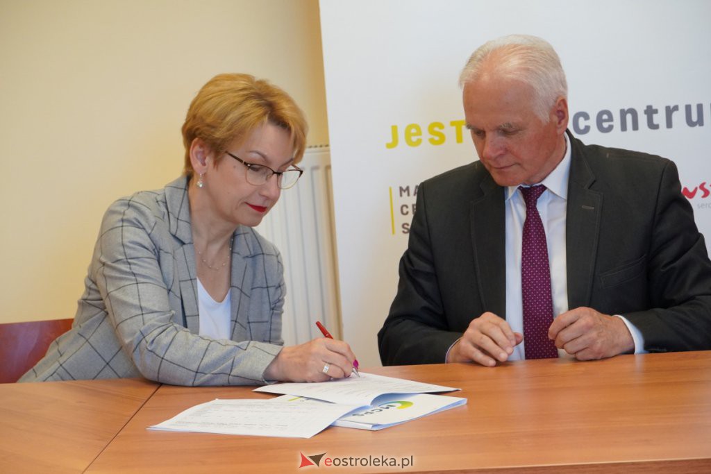 Dofinansowanie remontu Poradni Psychologiczno-Pedagogicznej w Ostrołęce - podpisanie umowy [09.05.2022] - zdjęcie #21 - eOstroleka.pl