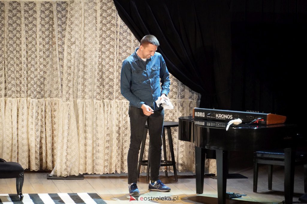 Kabaret HRABI wystąpił w Ostrołęce z programem Wady i Waszki [09.05.2022] - zdjęcie #19 - eOstroleka.pl