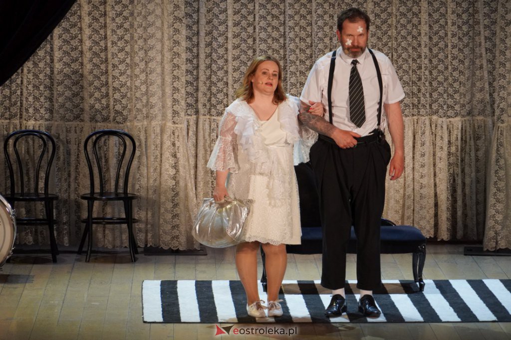 Kabaret HRABI wystąpił w Ostrołęce z programem Wady i Waszki [09.05.2022] - zdjęcie #13 - eOstroleka.pl