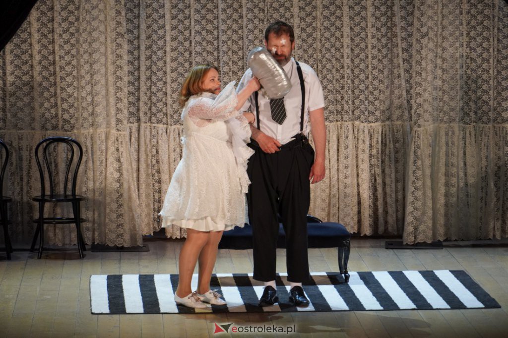 Kabaret HRABI wystąpił w Ostrołęce z programem Wady i Waszki [09.05.2022] - zdjęcie #12 - eOstroleka.pl