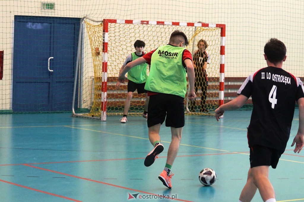Turniej Piłki Nożnej Szkół Średnich organizowany przez Młodzieżową Radę Miasta Ostrołęki [10.05.2022] - zdjęcie #27 - eOstroleka.pl
