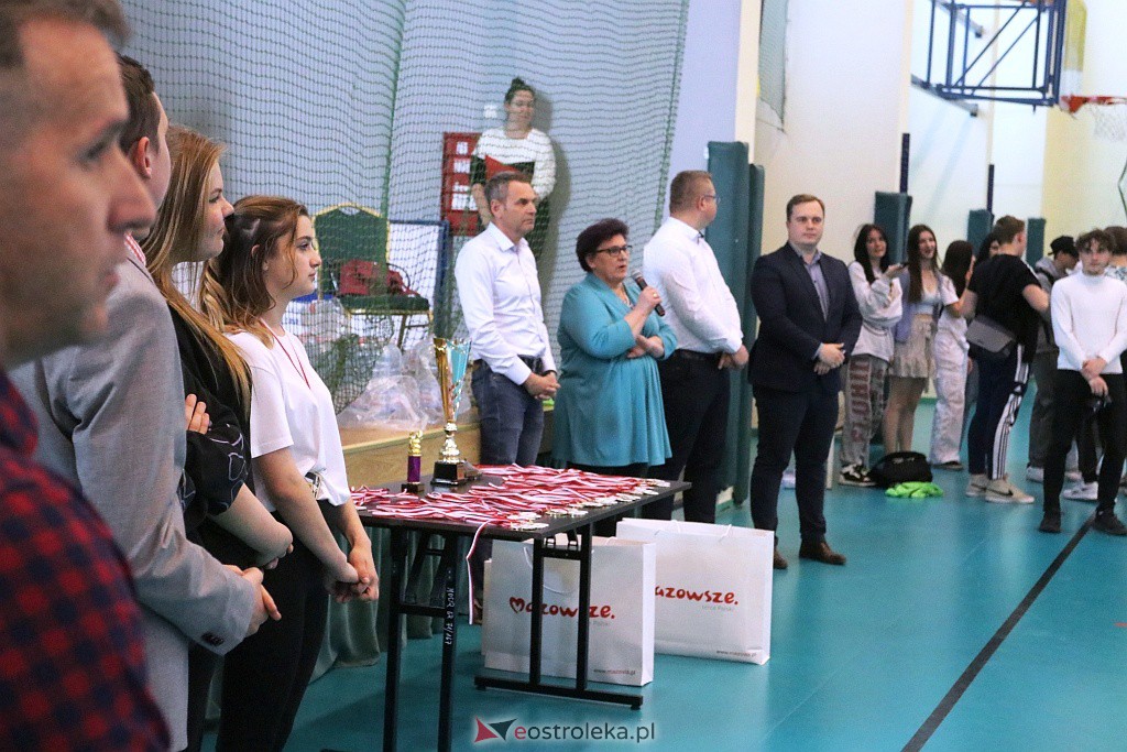 Turniej Piłki Nożnej Szkół Średnich organizowany przez Młodzieżową Radę Miasta Ostrołęki [10.05.2022] - zdjęcie #34 - eOstroleka.pl