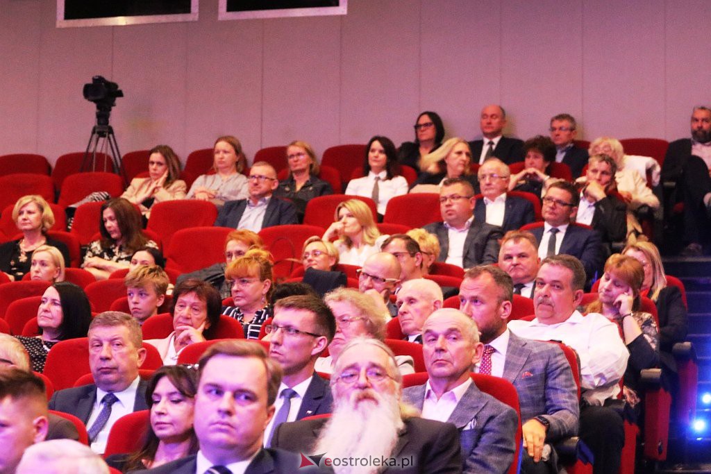 Uroczysta sesja rady miasta [12.05.2022] - zdjęcie #3 - eOstroleka.pl